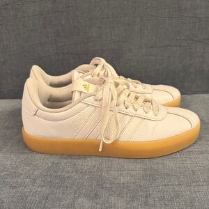 Adidas Women’s VL Court 3.0 Sneakers size 8 white with gum sole